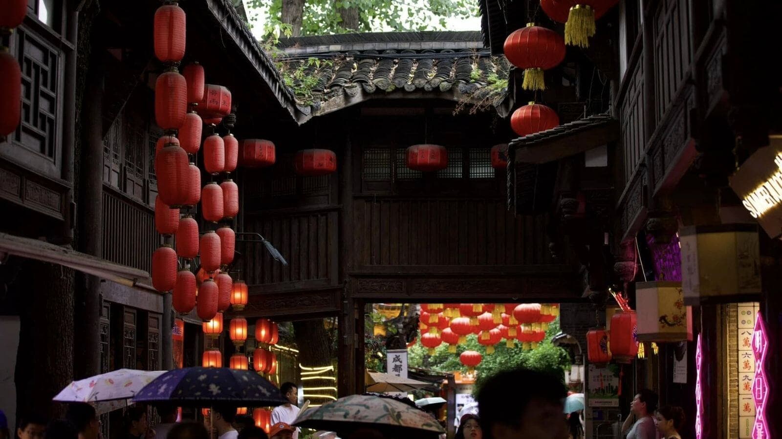 Phố cổ Cẩm Lý