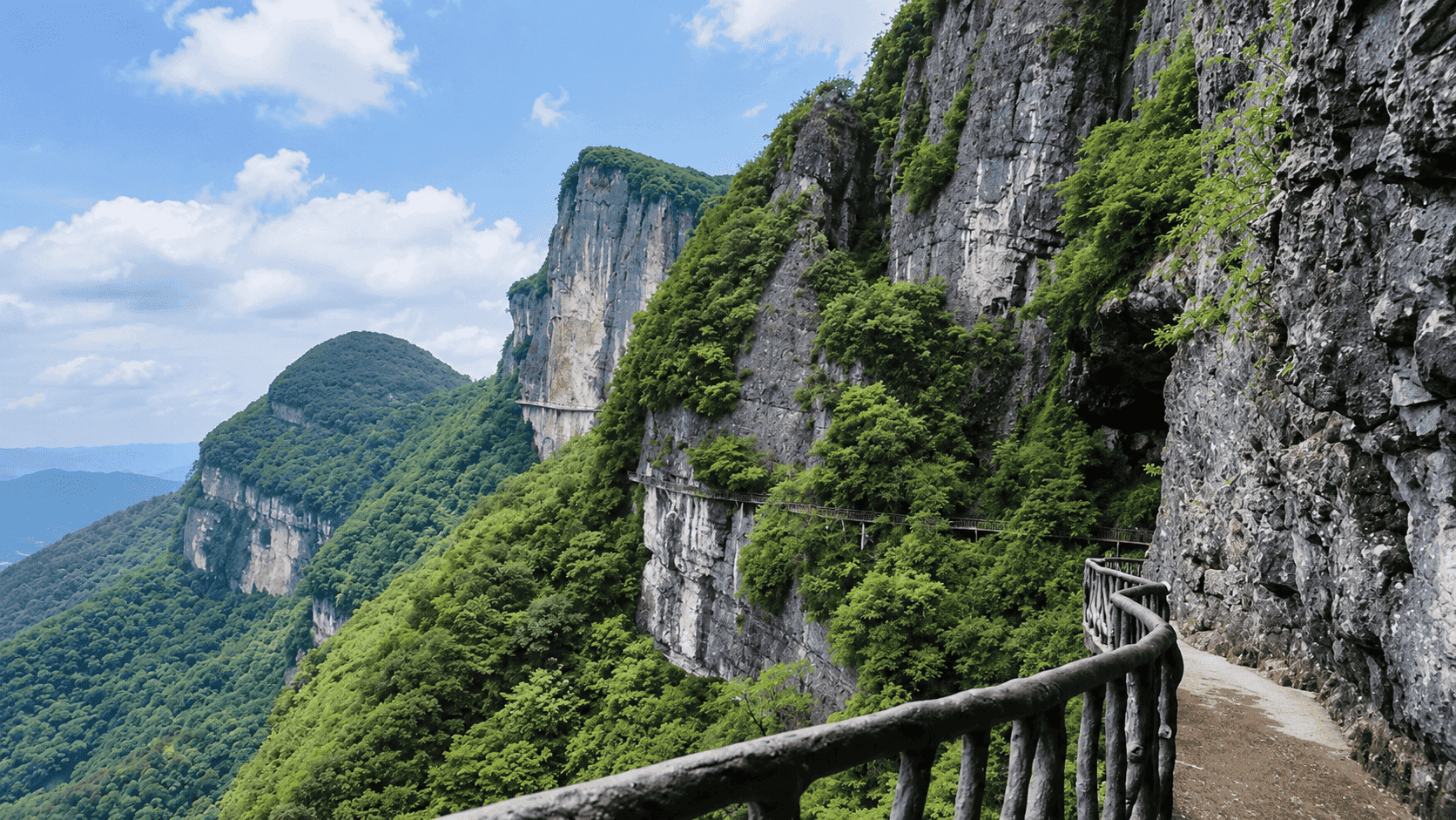Tour Trung Quốc 6 Ngày 5 Đêm: Trùng Khánh – Núi Bạch Mã