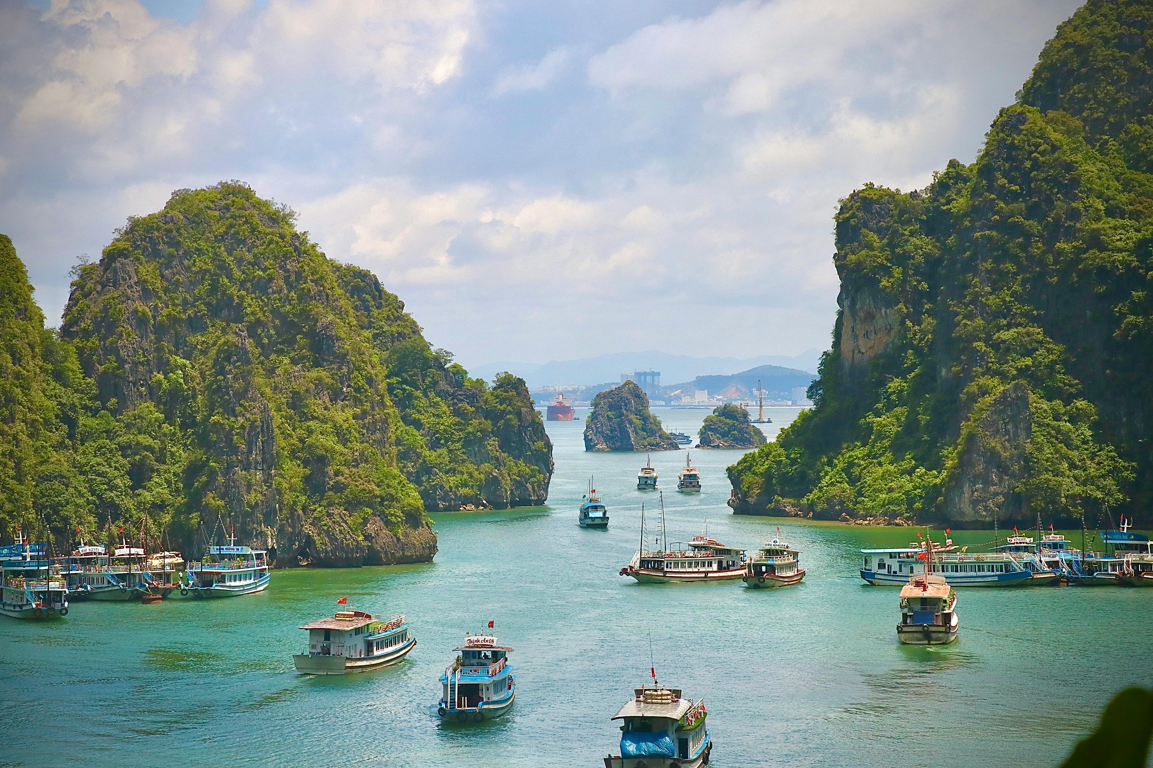 Vietnam Itinerary 8 Days from India Hanoi – Halong – Da Nang – Ho Chi Minh City