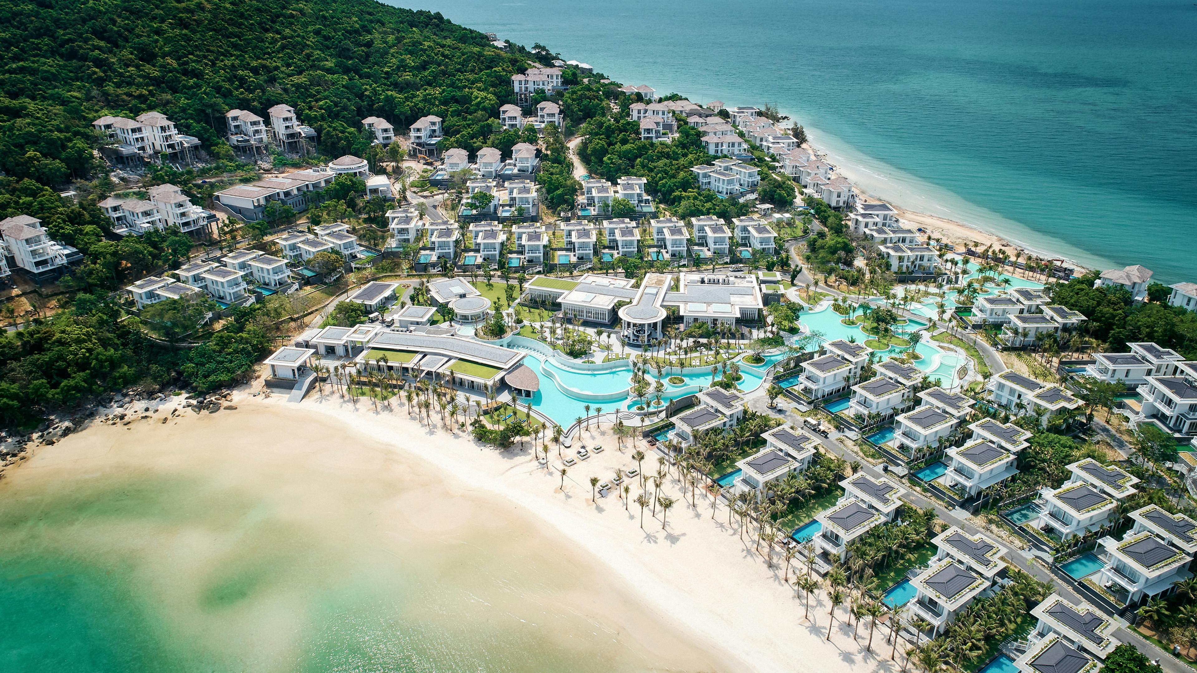 Luxury Vietnam Honeymoon Package 7D6N Hanoi – Halong 5* Cruise – Da Nang – Phu Quoc