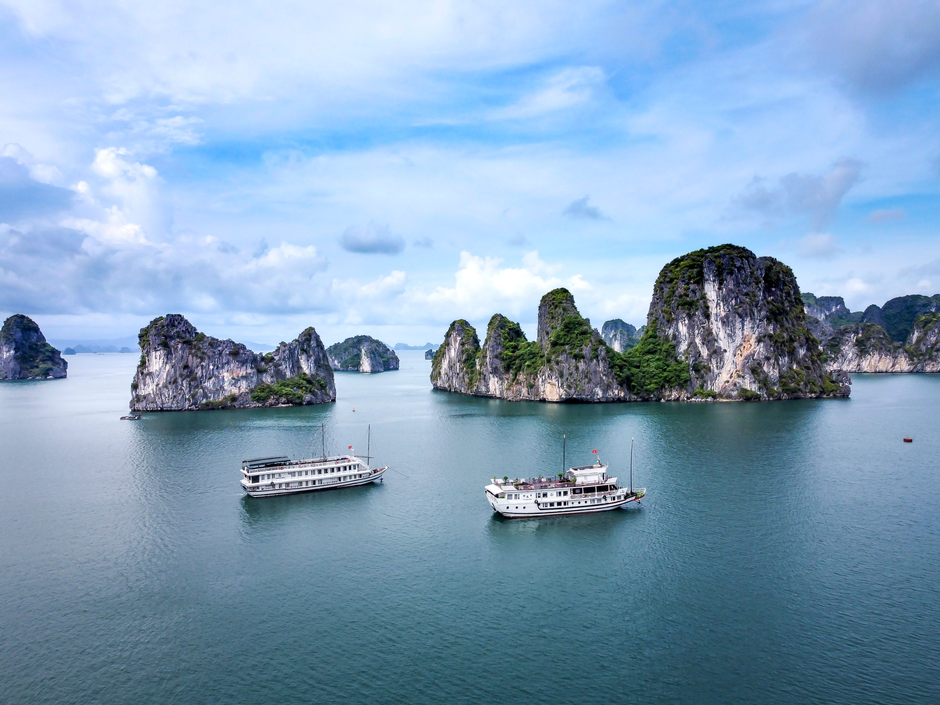 Vietnam Tour Package from India 5D4N Hanoi – Halong – Ninh Binh